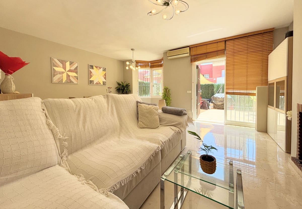 3 chambre Maison de Ville à vendre à Estepona - 540 000 € (Ref: 9364075)