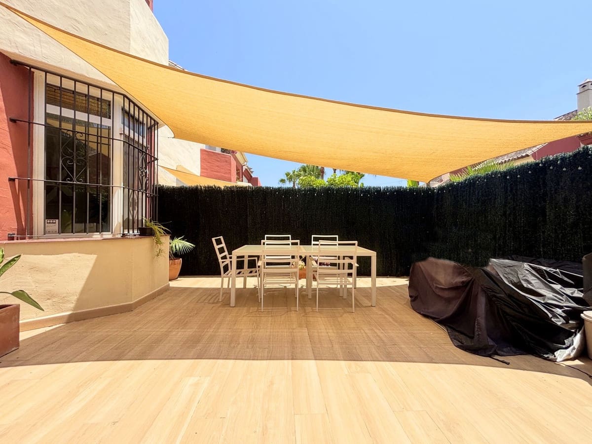 3 chambre Maison de Ville à vendre à Estepona - 540 000 € (Ref: 9364075)