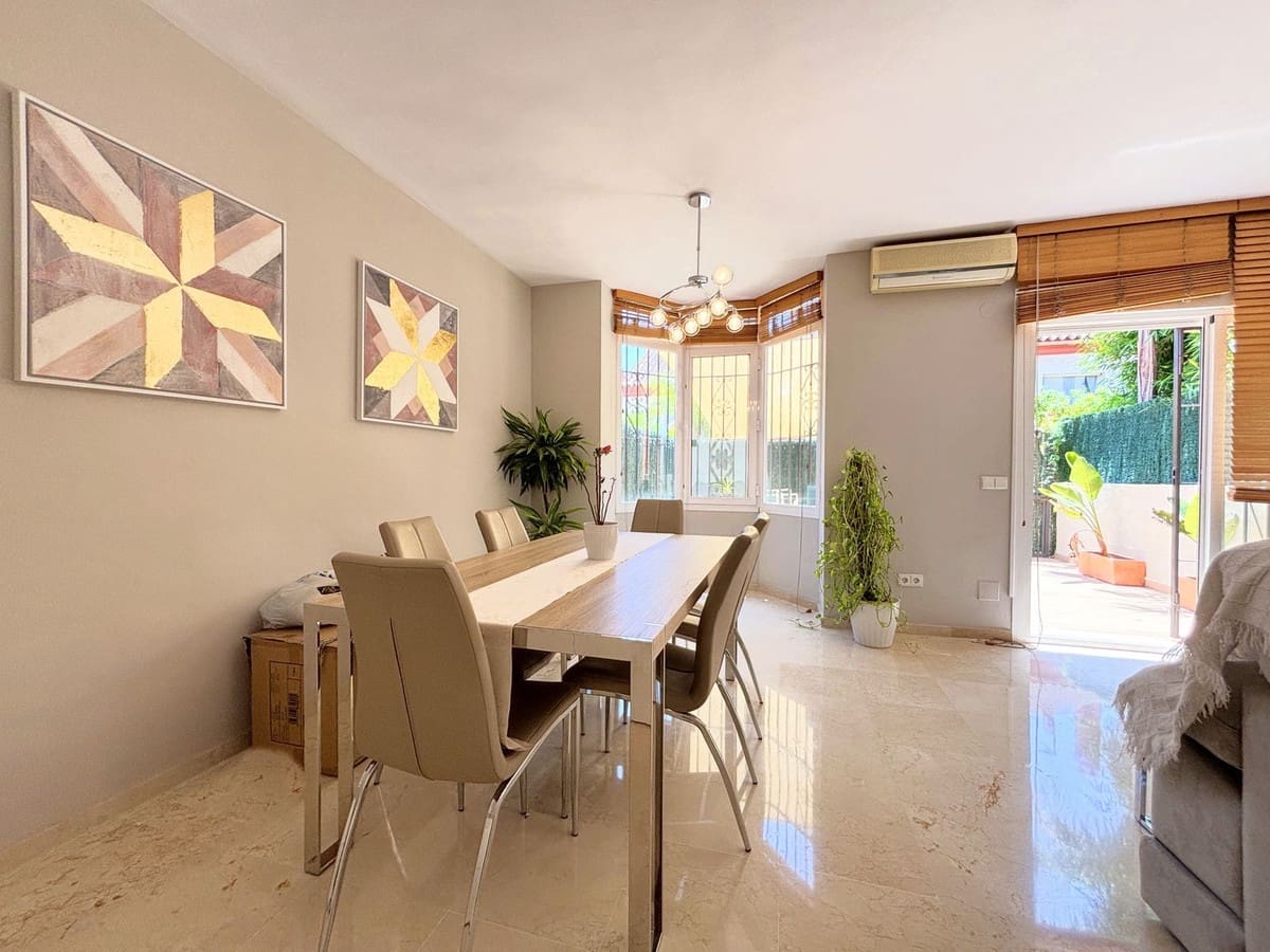 3 chambre Maison de Ville à vendre à Estepona - 540 000 € (Ref: 9364075)