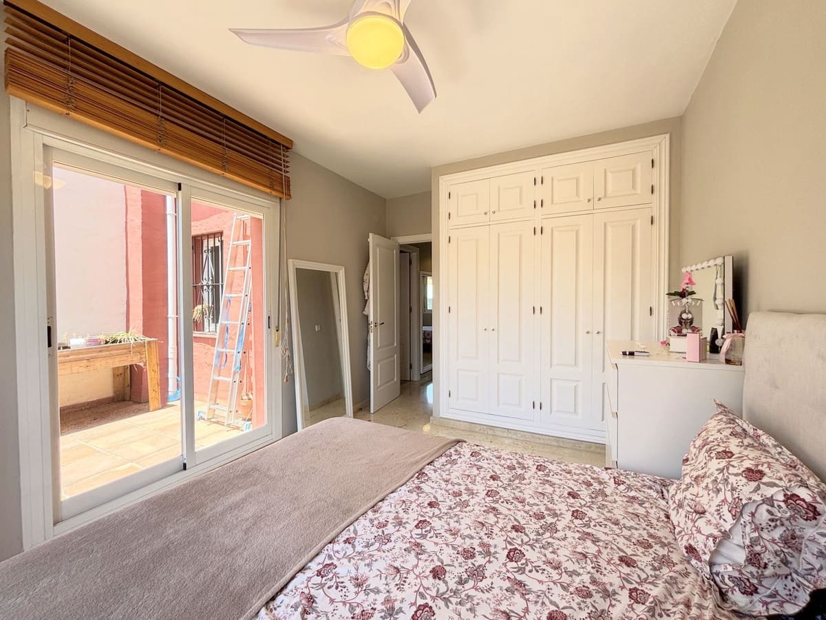 3 chambre Maison de Ville à vendre à Estepona - 540 000 € (Ref: 9364075)