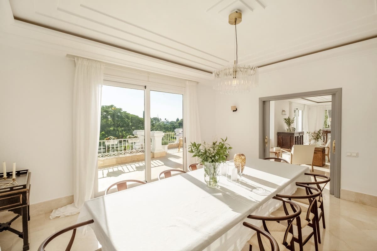 Chalet de 7 habitaciones en Aloha Golf en venta - 4.995.000 € (Ref: 9364078)