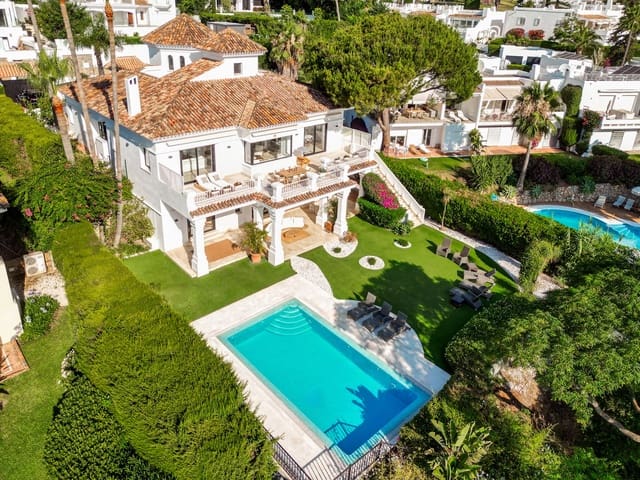 Chalet de 7 habitaciones en Aloha Golf, Marbella en venta - 4.995.000 € (Ref: 9364078)