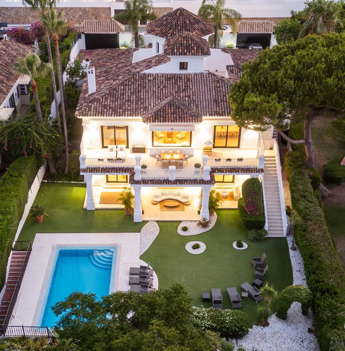 7 bedroom Villa for sale in Aloha Golf - € 4,995,000 (Ref: 9364078)