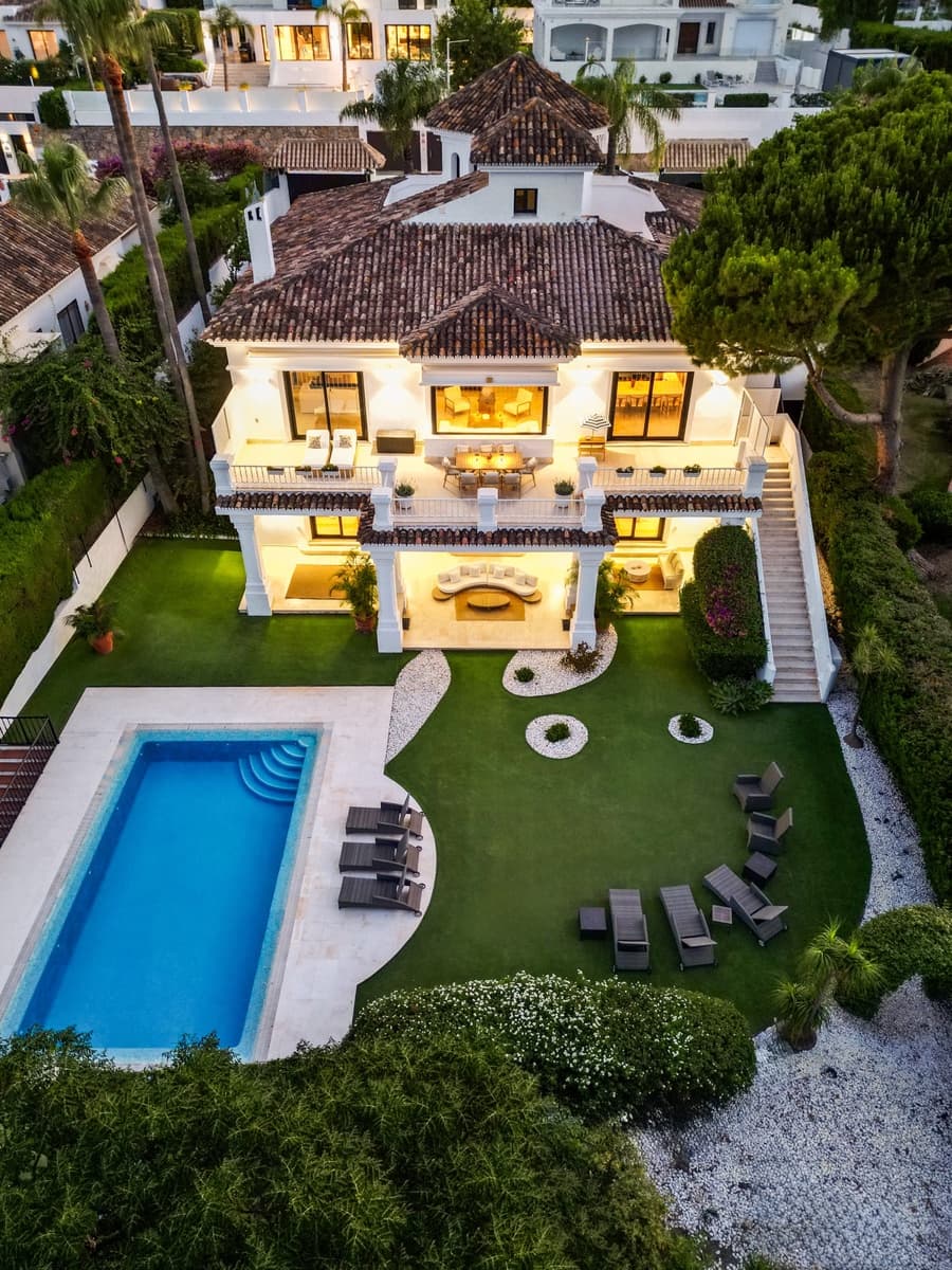 7 bedroom Villa for sale in Aloha Golf - € 4,995,000 (Ref: 9364078)