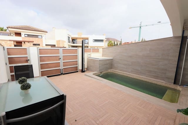 4 bedroom Villa for sale in Lo Pagan, San Pedro del Pinatar - € 280,000 (Ref: 9364080)