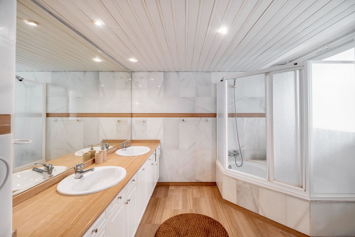 3 bedroom Penthouse for sale in Benalmadena - € 950,000 (Ref: 9364083)