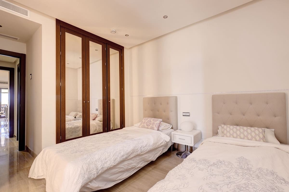 2 makuuhuone Huoneisto myytävänä paikassa Estepona - 769 000 € (Ref: 9364093)