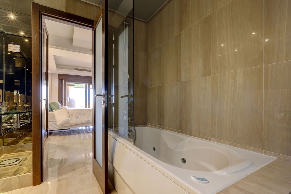 2 makuuhuone Huoneisto myytävänä paikassa Estepona - 769 000 € (Ref: 9364093)