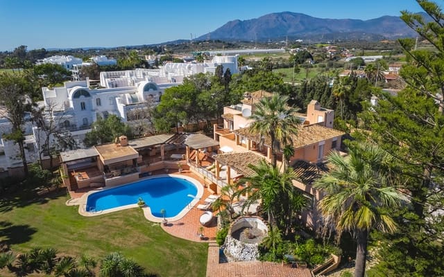 8 Zimmer Villa zu verkaufen in La Concha - Resina Golf, Estepona - 6.800.000 € (Ref: 9364096)