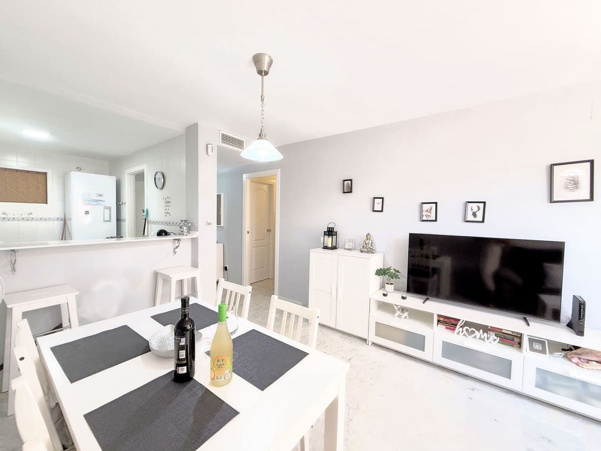 2 soveværelse Lejlighed til salg i La Duquesa / Puerto de la Duquesa - € 268.000 (Ref: 9364126)