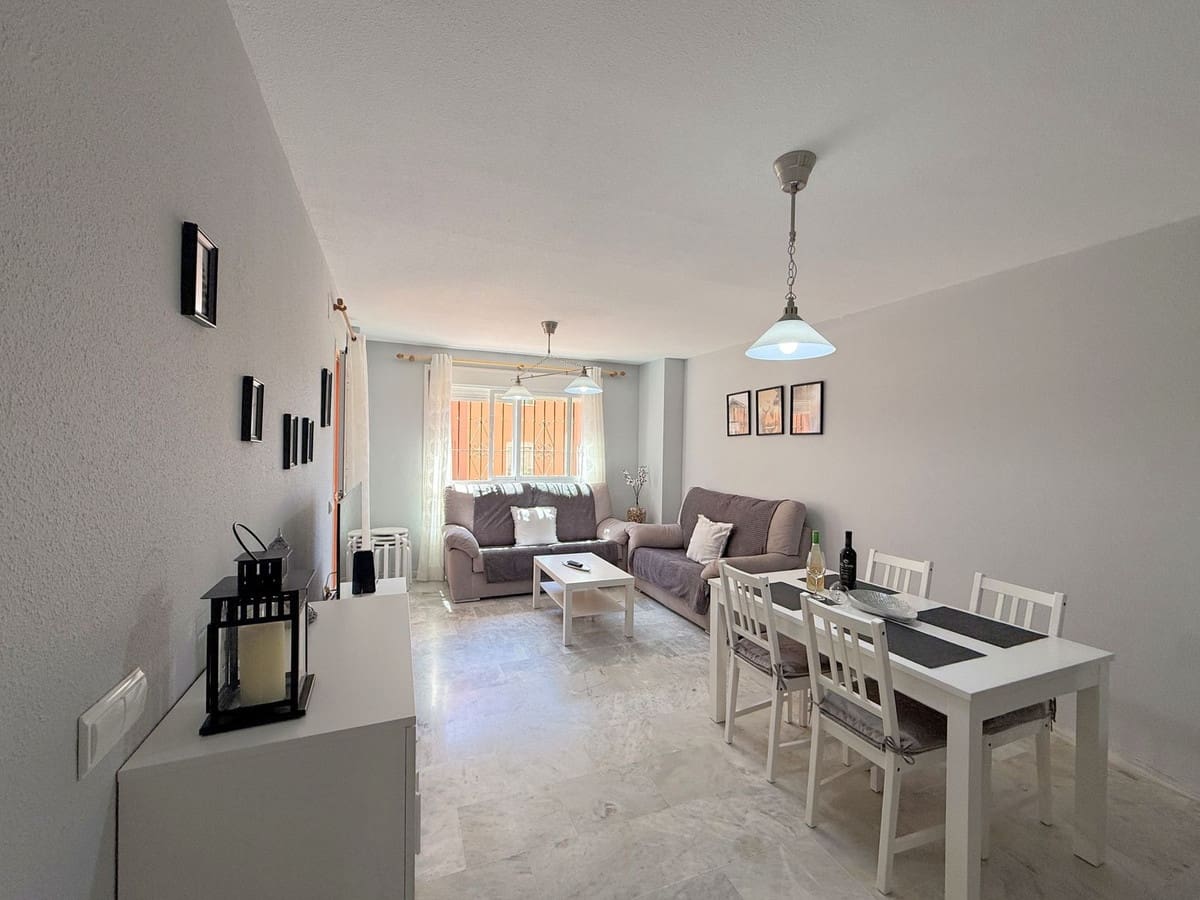 2 soveværelse Lejlighed til salg i La Duquesa / Puerto de la Duquesa - € 268.000 (Ref: 9364126)