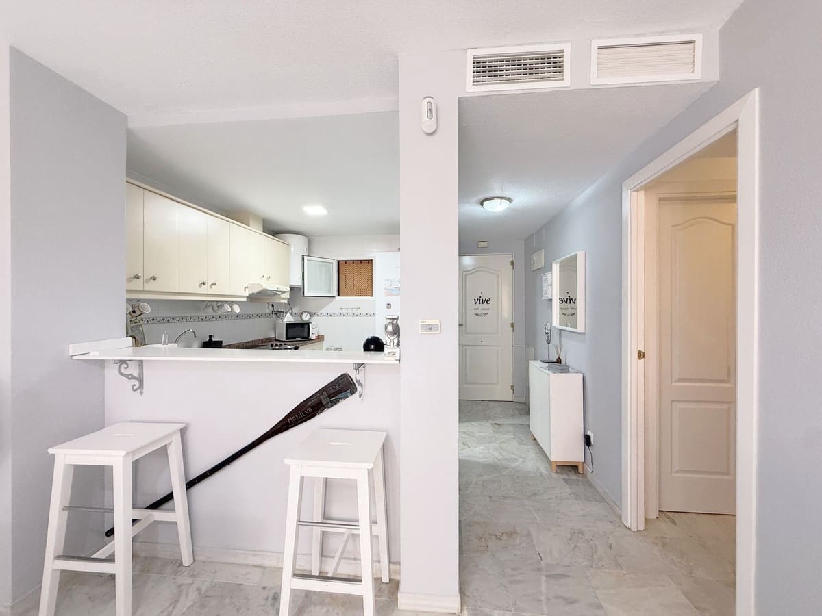 2 soveværelse Lejlighed til salg i La Duquesa / Puerto de la Duquesa - € 268.000 (Ref: 9364126)