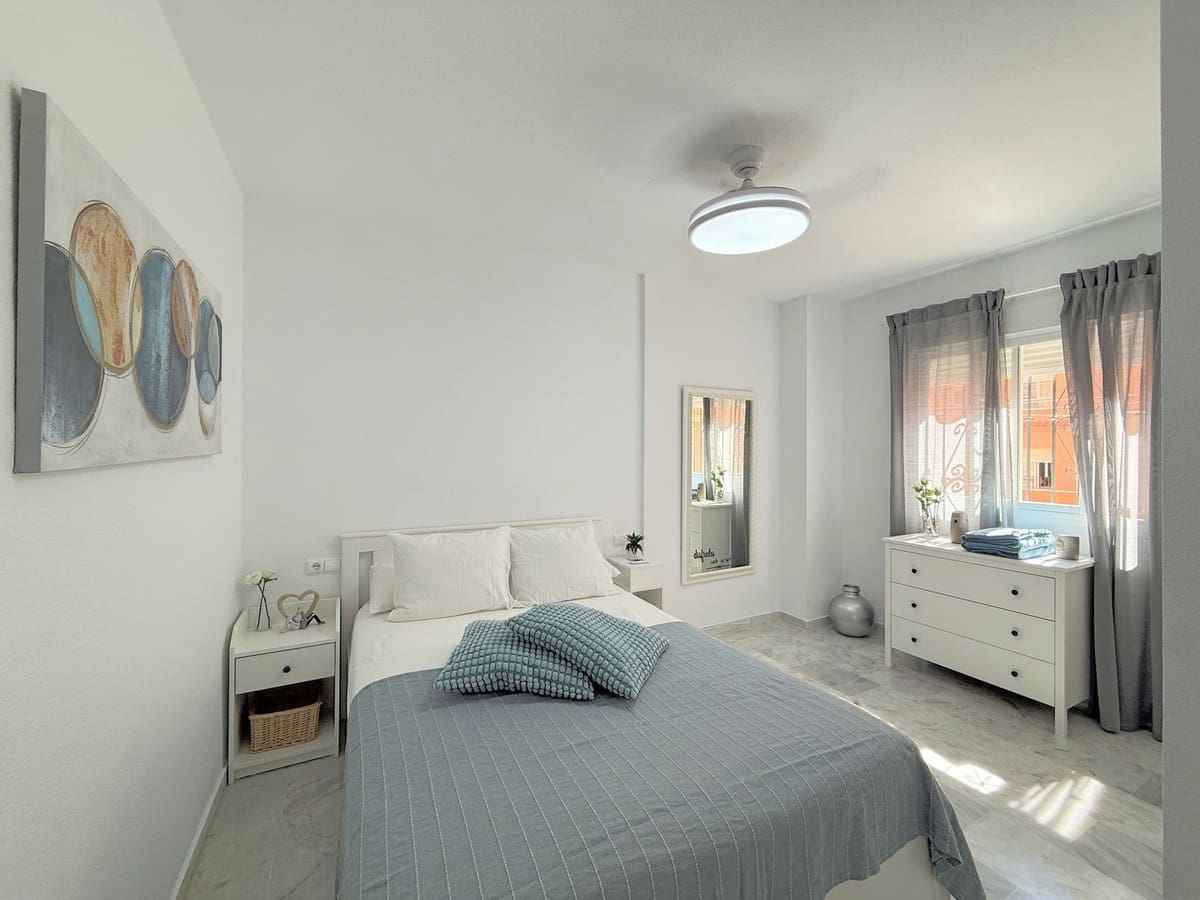 2 soveværelse Lejlighed til salg i La Duquesa / Puerto de la Duquesa - € 268.000 (Ref: 9364126)