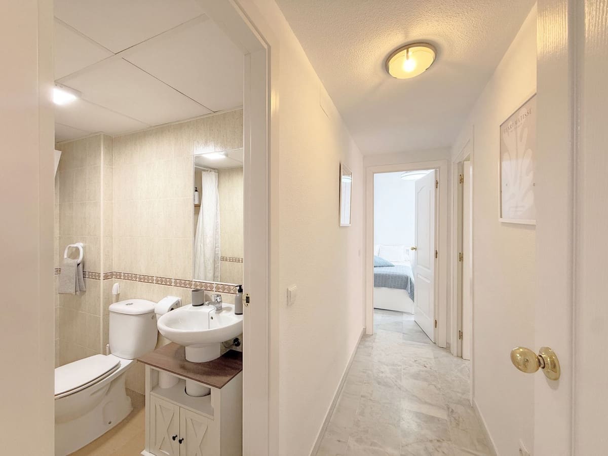 2 soveværelse Lejlighed til salg i La Duquesa / Puerto de la Duquesa - € 268.000 (Ref: 9364126)