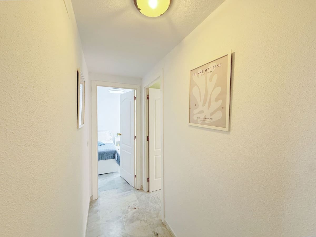 2 soveværelse Lejlighed til salg i La Duquesa / Puerto de la Duquesa - € 268.000 (Ref: 9364126)