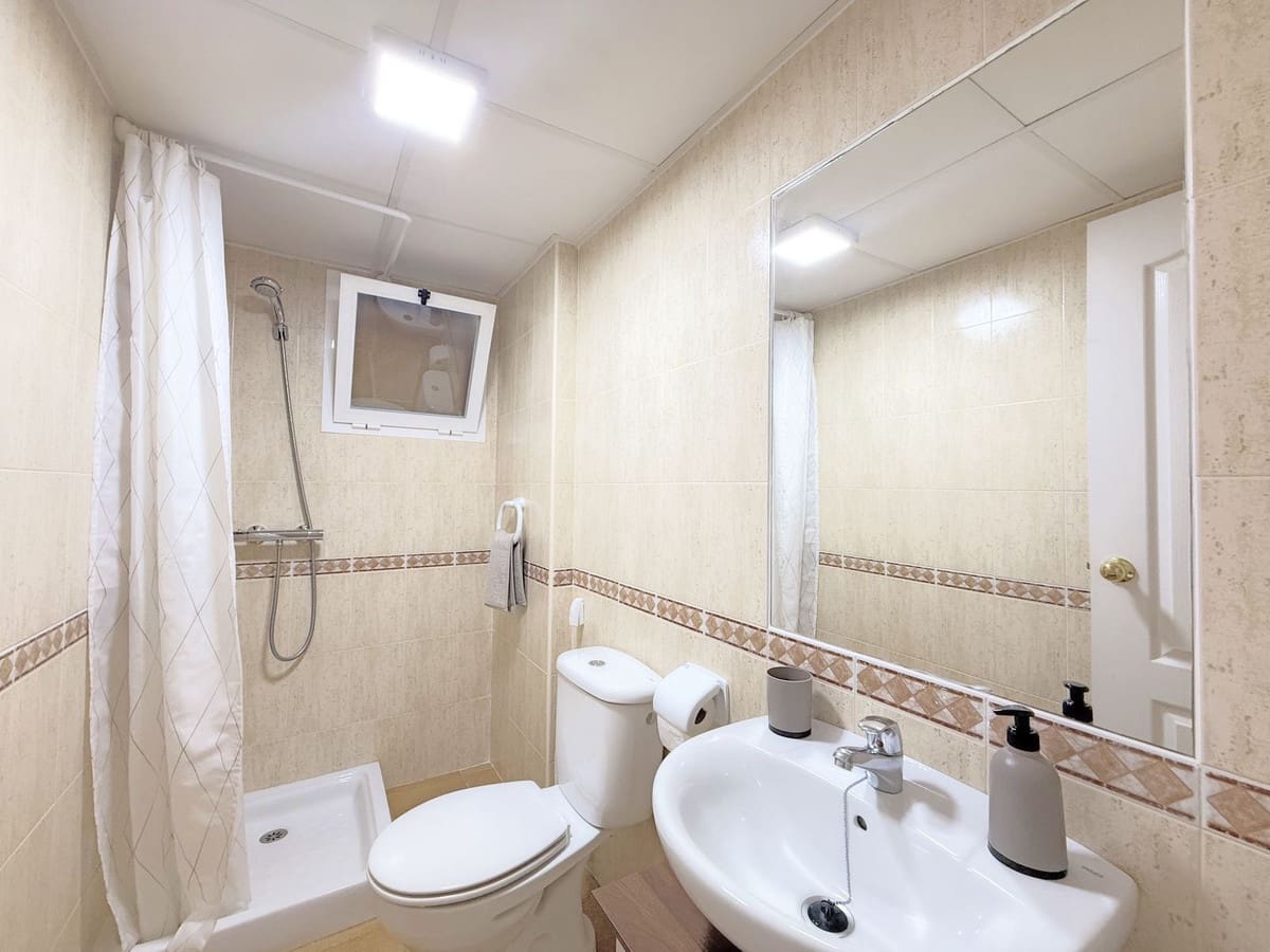 2 soveværelse Lejlighed til salg i La Duquesa / Puerto de la Duquesa - € 268.000 (Ref: 9364126)