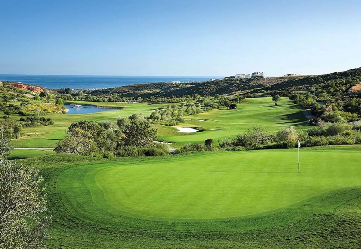 2 soveværelse Lejlighed til salg i La Duquesa / Puerto de la Duquesa - € 268.000 (Ref: 9364126)