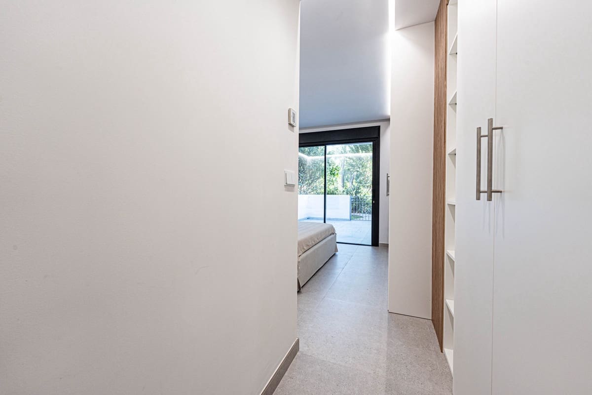 3 bedroom Apartment for sale in San Pedro de Alcantara - € 790,000 (Ref: 9364128)