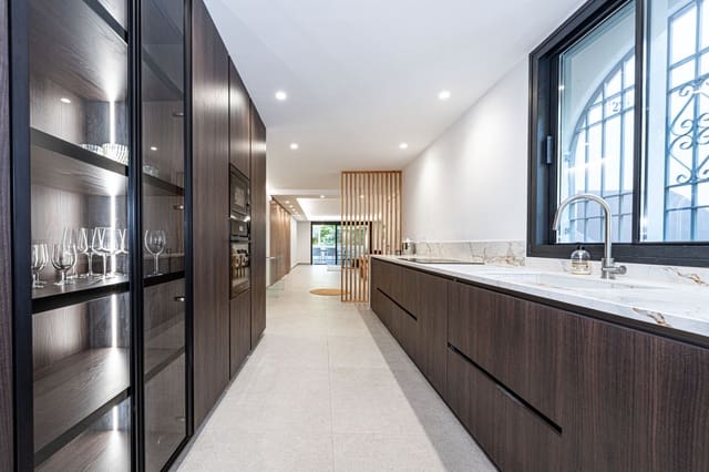 3 quarto Apartamento para venda em San Pedro de Alcantara, Marbella - 790 000 € (Ref: 9364128)