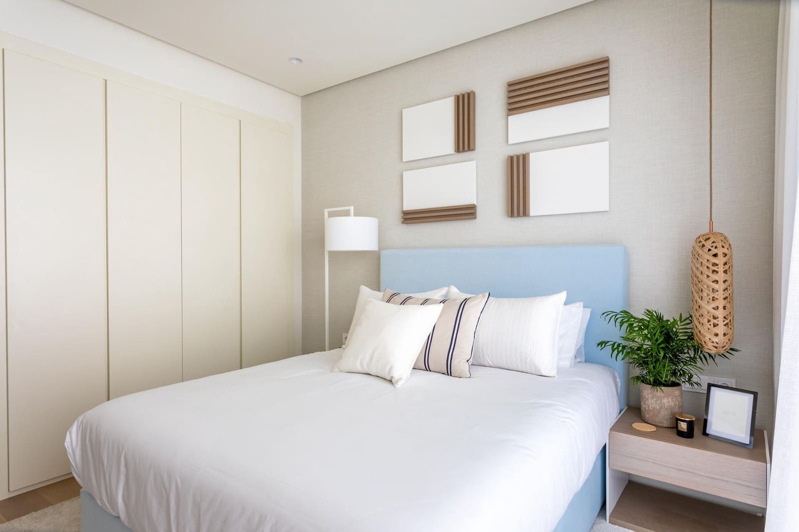 2 bedroom Apartment for sale in Benahavis - € 830,000 (Ref: 9365419)