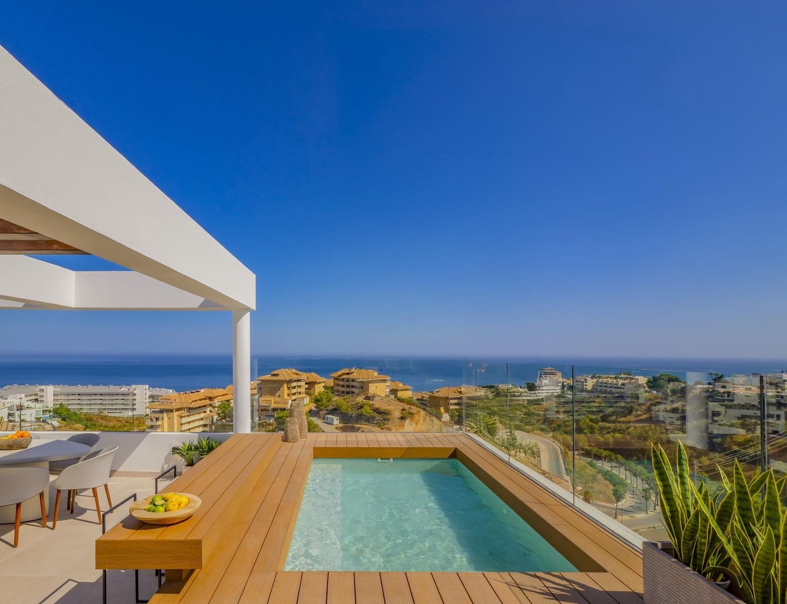 3 makuuhuone Omakotitalo myytävänä paikassa Fuengirola - 1 120 000 € (Ref: 9365823)