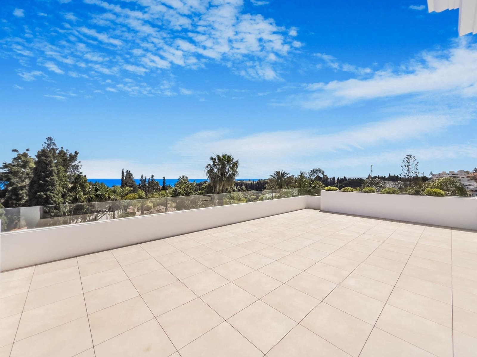 6 slaapkamer Villa te koop in Marbella - € 6.400.000 (Ref: 9365843)