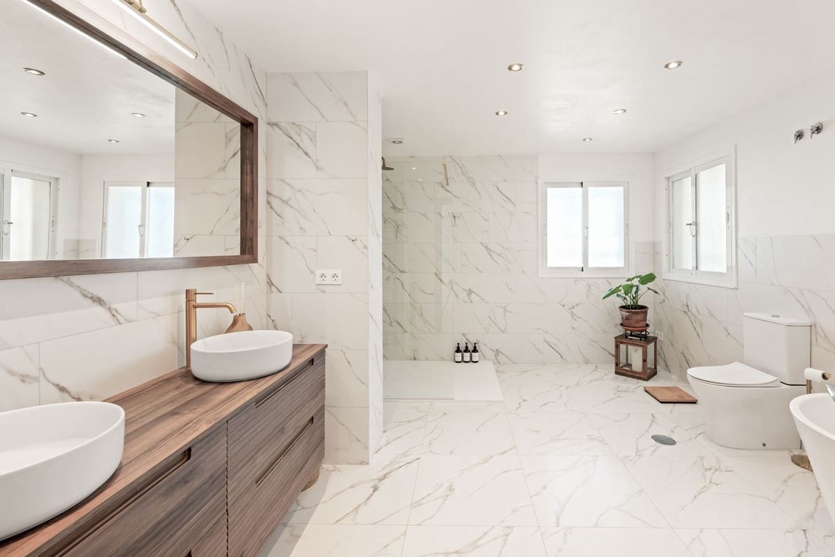 4 slaapkamer Villa te koop in El Paraiso - € 1.695.000 (Ref: 9371564)