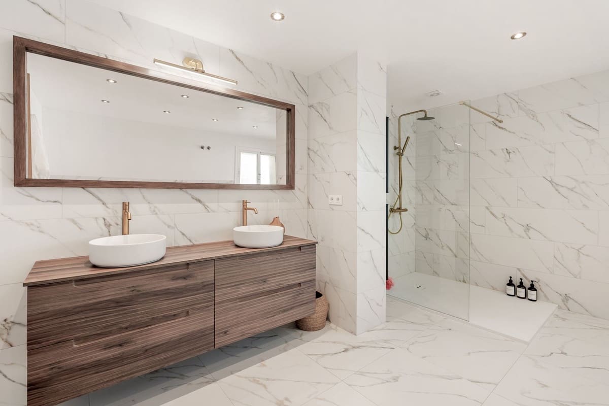 4 slaapkamer Villa te koop in El Paraiso - € 1.695.000 (Ref: 9371564)