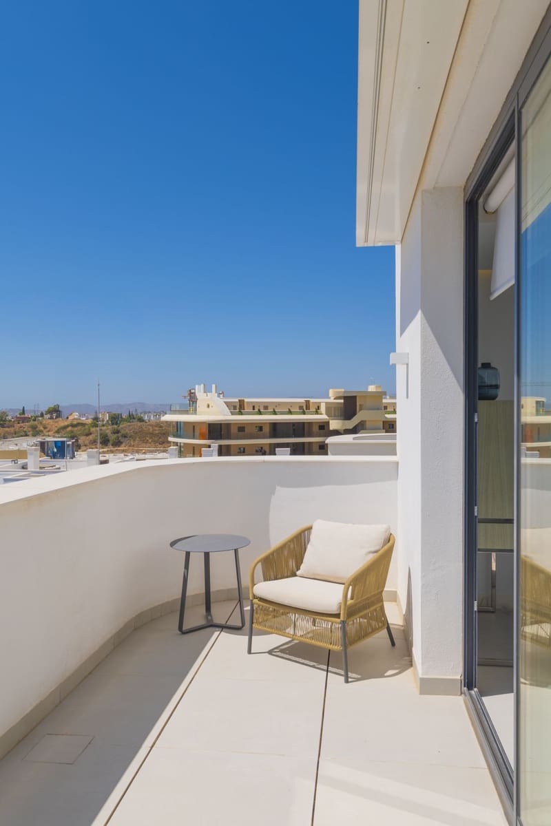 3 bedroom Penthouse for sale in Fuengirola with pool - € 1,595,000 (Ref: 9371571)