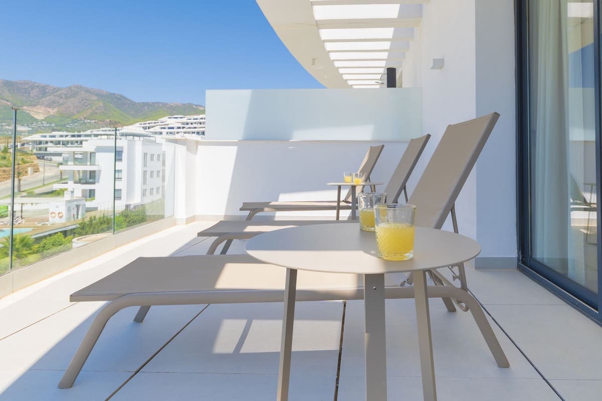 3 bedroom Penthouse for sale in Fuengirola with pool - € 1,595,000 (Ref: 9371571)