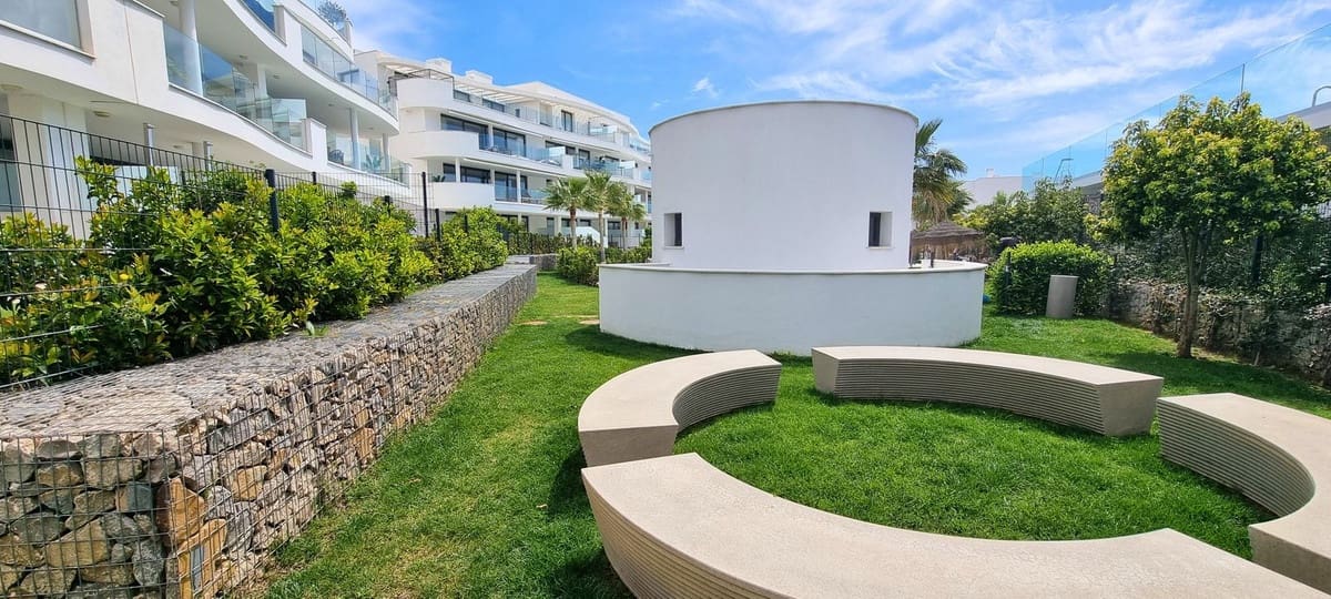 3 bedroom Penthouse for sale in Fuengirola with pool - € 1,595,000 (Ref: 9371571)