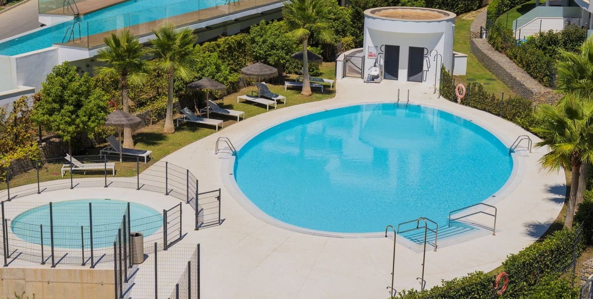 3 bedroom Penthouse for sale in Fuengirola with pool - € 1,595,000 (Ref: 9371571)