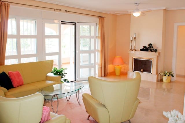 Chalet de 4 habitaciones en Orihuela Costa, Orihuela en venta - 549.900 € (Ref: 9380192)