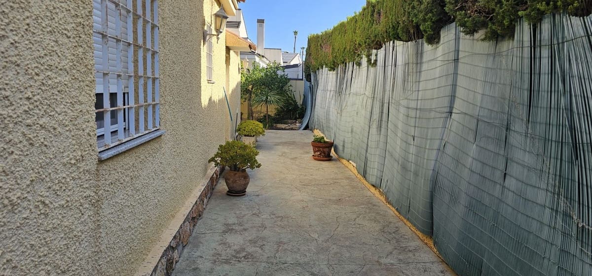 5 sypialnia Willa na sprzedaż w Campoamor - 779 000 € (Ref: 9380201)