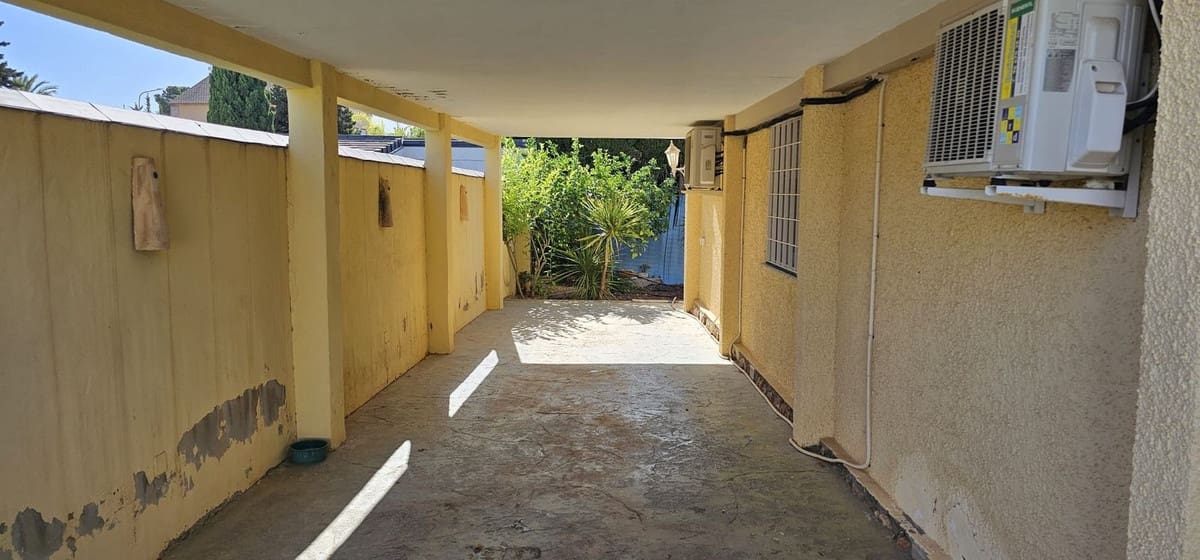 5 sypialnia Willa na sprzedaż w Campoamor - 779 000 € (Ref: 9380201)