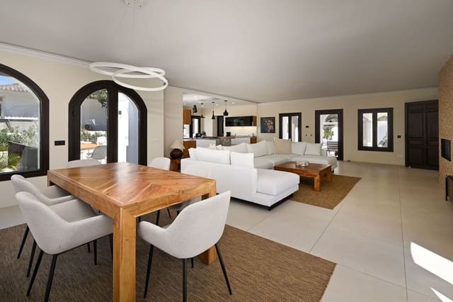 6 makuuhuone Huvila myytävänä paikassa Marbesa, Marbella mukana uima-altaan - 3 300 000 € (Ref: 9380202)