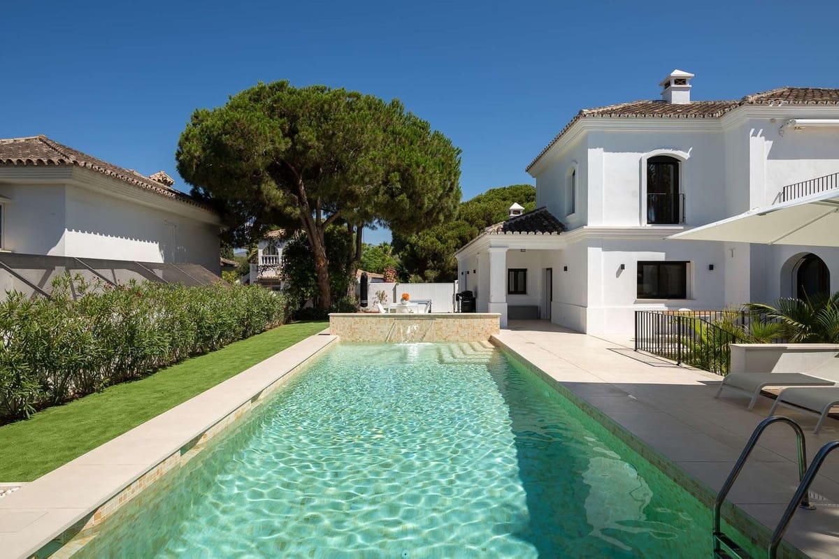 6 bedroom Villa for sale in Marbesa with pool - € 3,300,000 (Ref: 9380202)