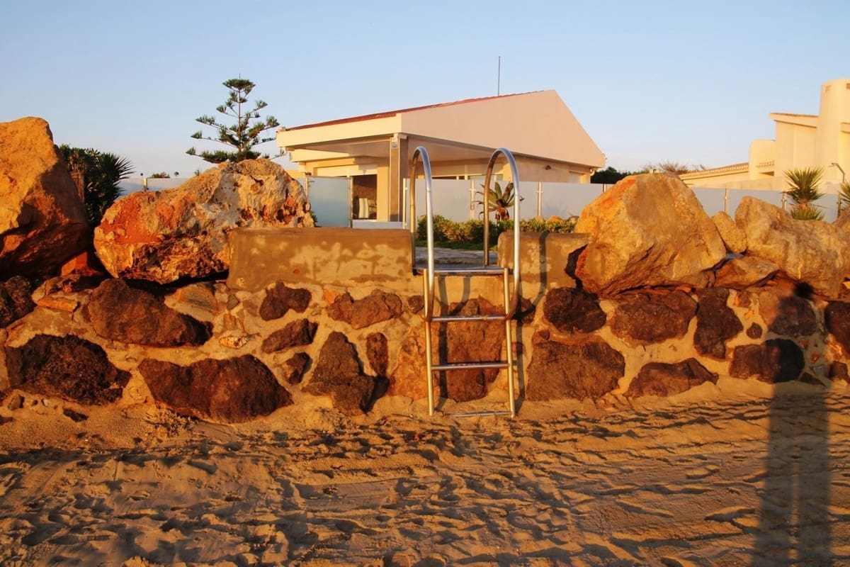 3 bedroom Villa for sale in Playa Honda - € 1,350,000 (Ref: 9380204)