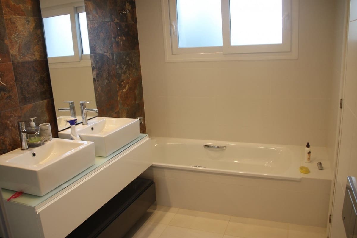 3 bedroom Villa for sale in Playa Honda - € 1,350,000 (Ref: 9380204)