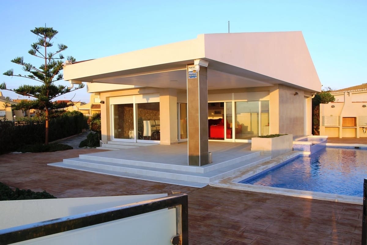 3 bedroom Villa for sale in Playa Honda - € 1,350,000 (Ref: 9380204)