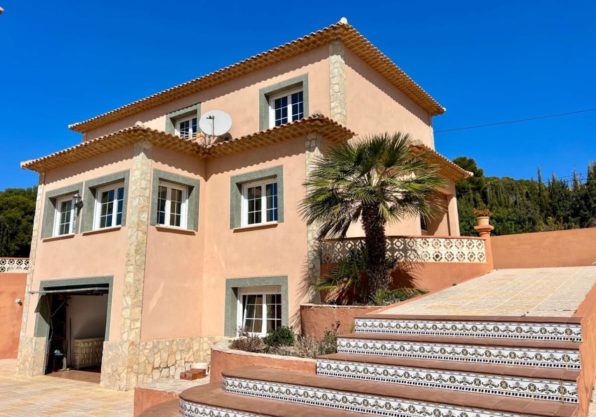 5 soveværelse Villa til salg i Calpe / Calp - € 732.000 (Ref: 9380209)