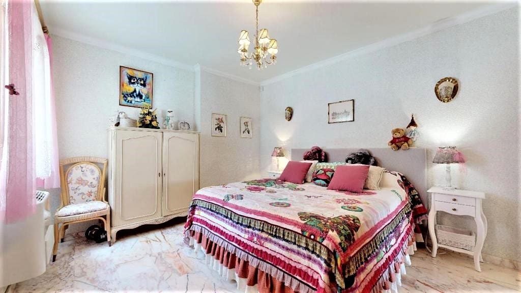 7 bedroom Villa for sale in Calpe / Calp - € 900,000 (Ref: 9380210)