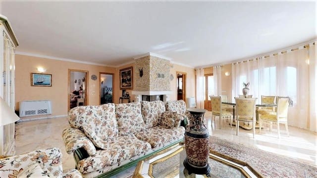 7 bedroom Villa for sale in Pueblo, Calpe / Calp - € 900,000 (Ref: 9380210)