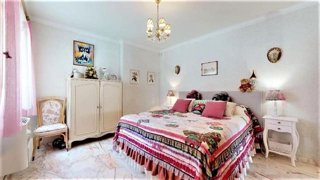 7 bedroom Villa for sale in Pueblo, Calpe / Calp - € 900,000 (Ref: 9380210)