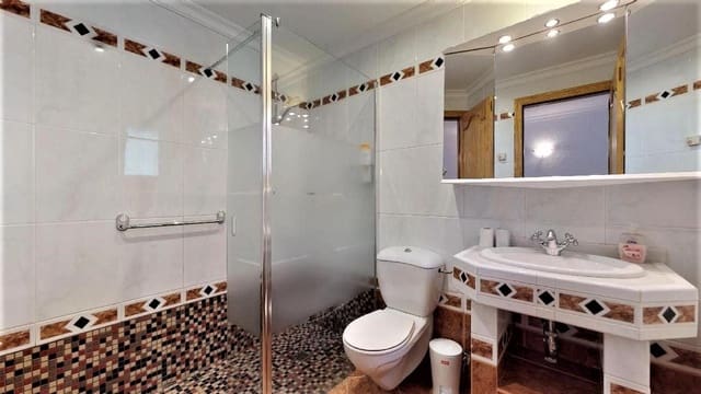 7 bedroom Villa for sale in Pueblo, Calpe / Calp - € 900,000 (Ref: 9380210)