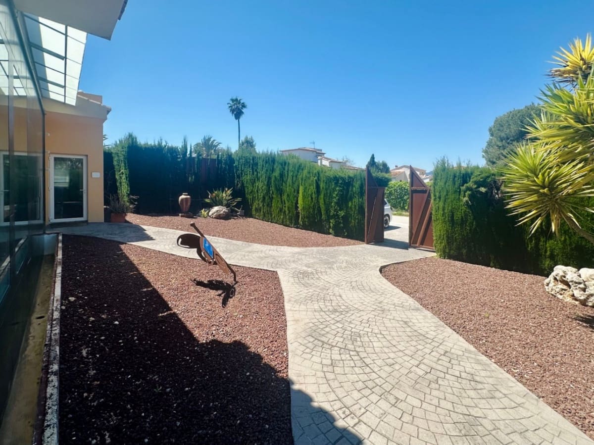 4 bedroom Villa for sale in Javea / Xabia - € 795,000 (Ref: 9380212)