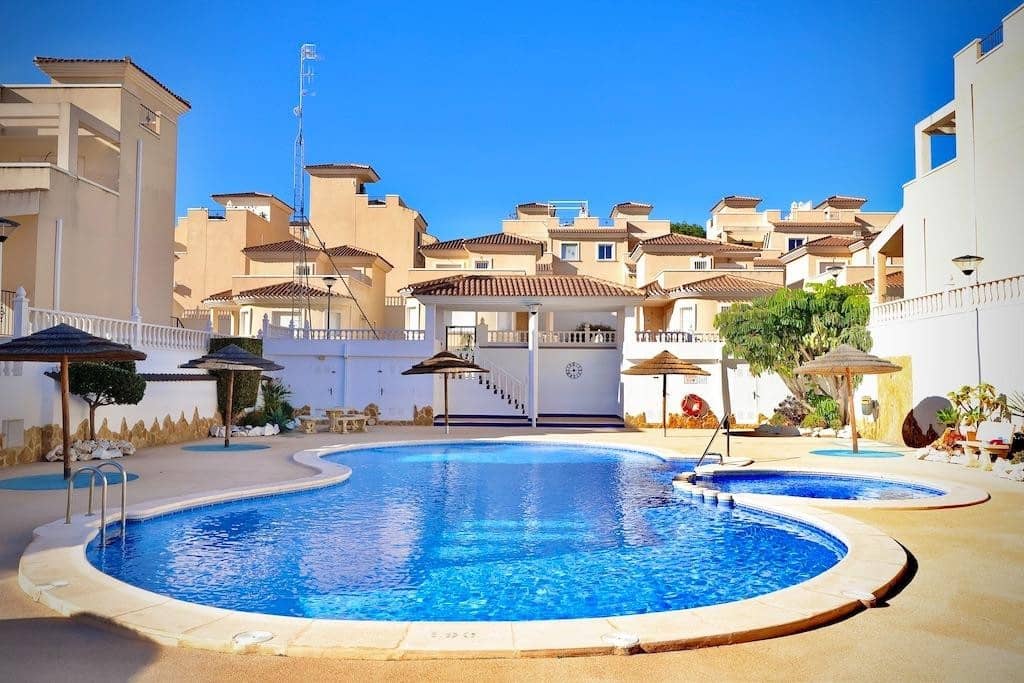 4 bedroom Villa for sale in San Miguel de Salinas - € 309,000 (Ref: 9380231)