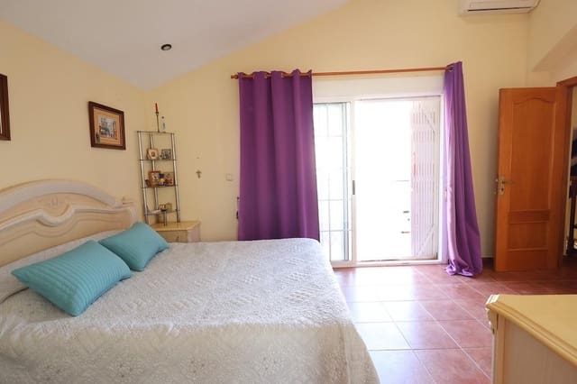 4 bedroom Villa for sale in Playa Flamenca, Orihuela - € 565,000 (Ref: 9380233)