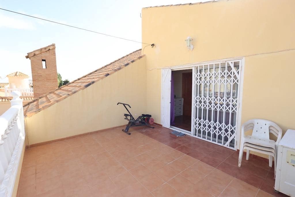 4 bedroom Villa for sale in Playa Flamenca - € 580,000 (Ref: 9380233)