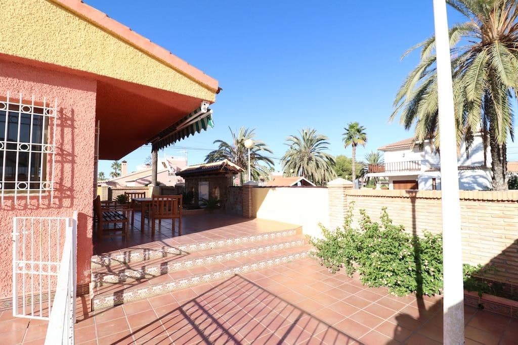 5 soveværelse Villa til salg i Cabo Roig - € 760.000 (Ref: 9380238)